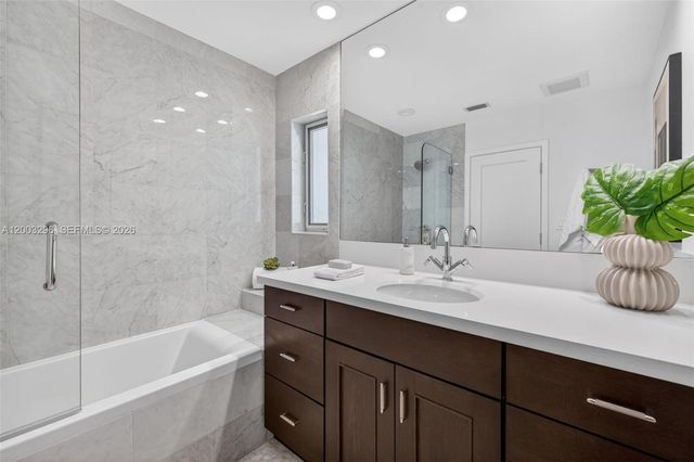 3050 NE 41st St, Fort Lauderdale, FL 33308