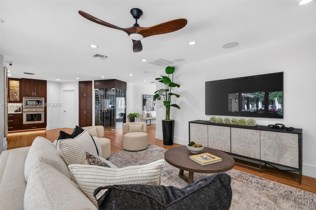3050 NE 41st St, Fort Lauderdale, FL 33308