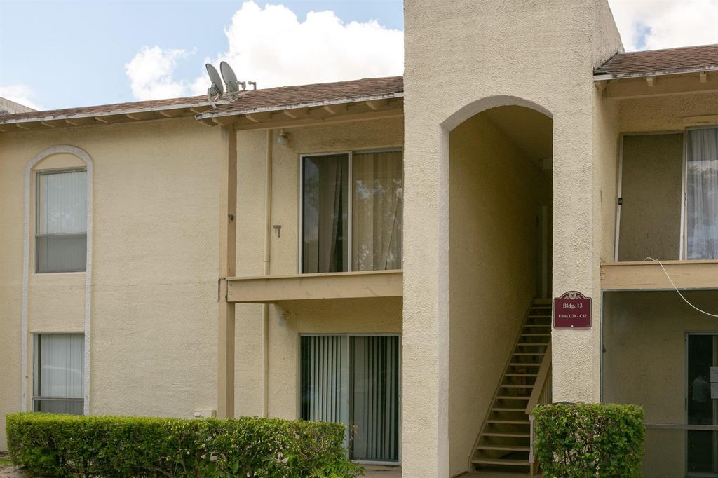 1500 N Congress Avenue C29, West Palm Beach, FL 33401