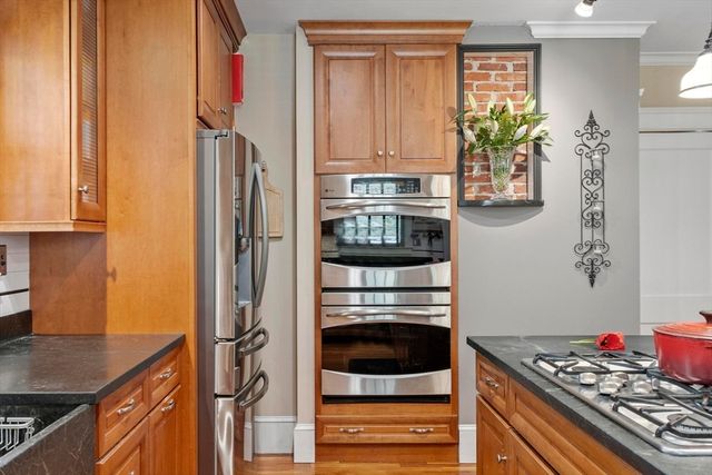 78 Chestnut St, Haverhill, MA 01830