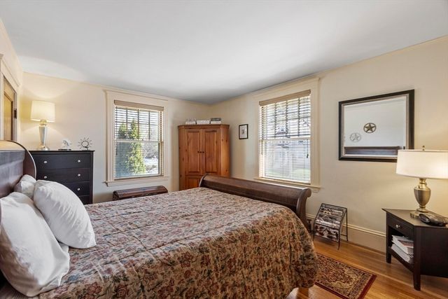 78 Chestnut St, Haverhill, MA 01830