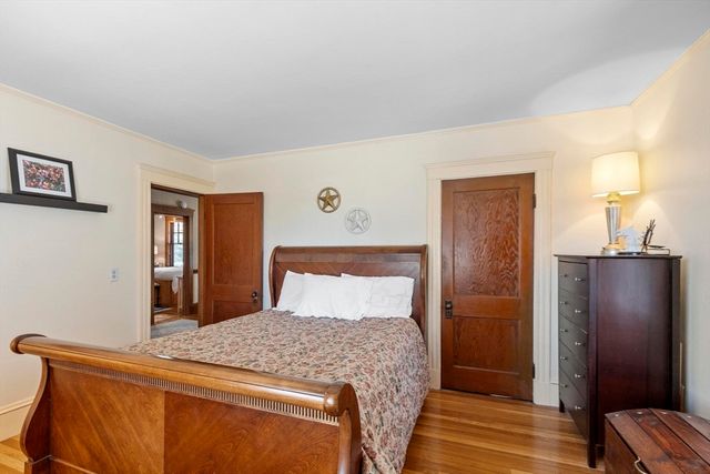 78 Chestnut St, Haverhill, MA 01830