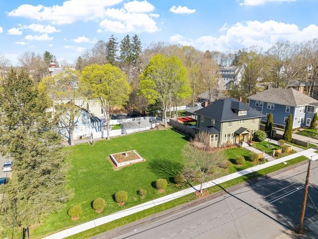 78 Chestnut St, Haverhill, MA 01830