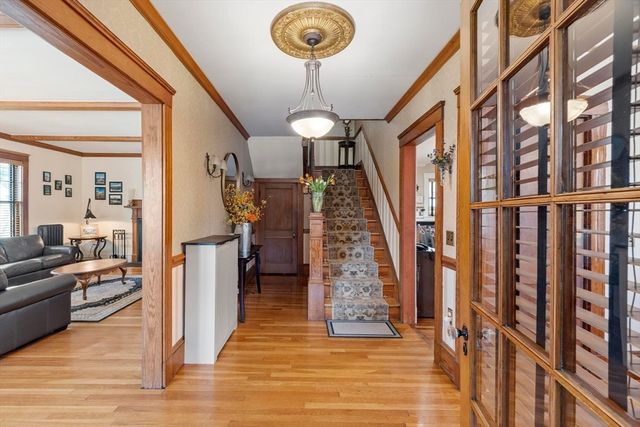 78 Chestnut St, Haverhill, MA 01830