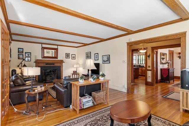 78 Chestnut St, Haverhill, MA 01830