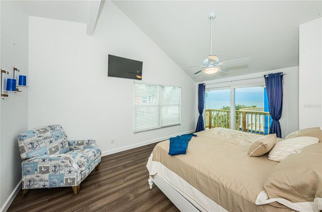 8432 W GULF BOULEVARD Jellyfish, Treasure Island, FL 33706