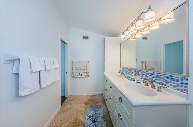 8432 W GULF BOULEVARD Jellyfish, Treasure Island, FL 33706