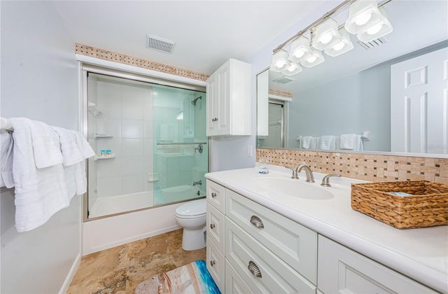8432 W GULF BOULEVARD Jellyfish, Treasure Island, FL 33706