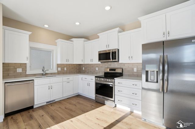 4079 Casey Drive, Lambertville, MI 48144