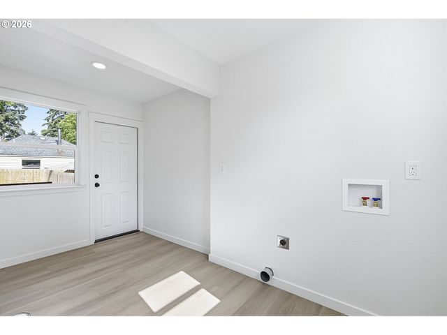 11641 Ne SISKIYOU St, Portland, OR 97220