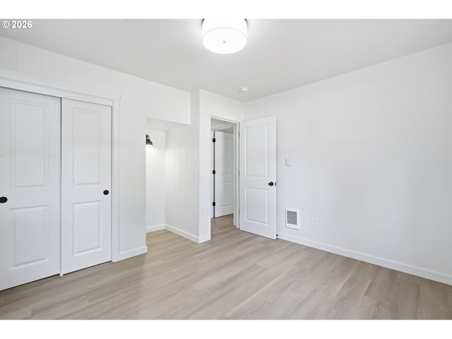 11641 Ne SISKIYOU St, Portland, OR 97220