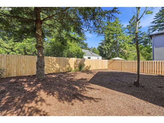 11641 Ne SISKIYOU St, Portland, OR 97220