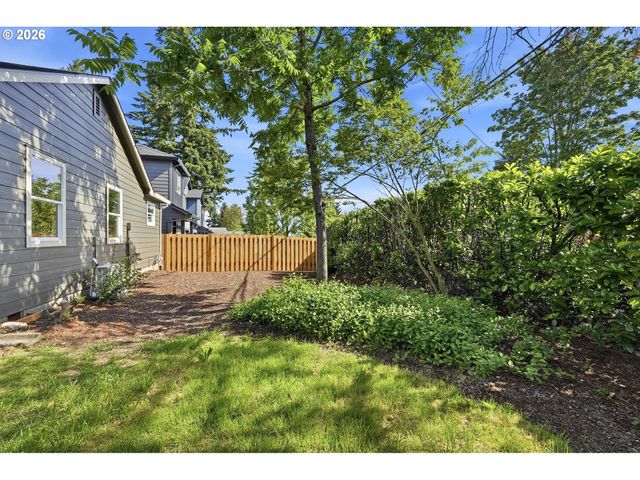 11641 Ne SISKIYOU St, Portland, OR 97220