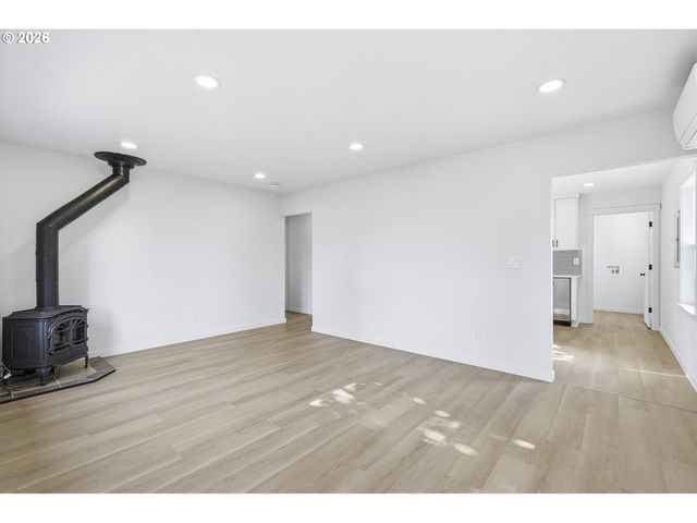 11641 Ne SISKIYOU St, Portland, OR 97220