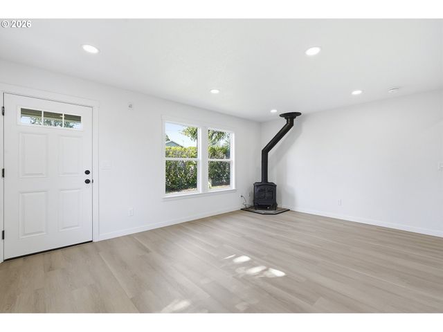 11641 Ne SISKIYOU St, Portland, OR 97220