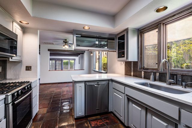 6205 Sabre Court NW, Albuquerque, NM 87107