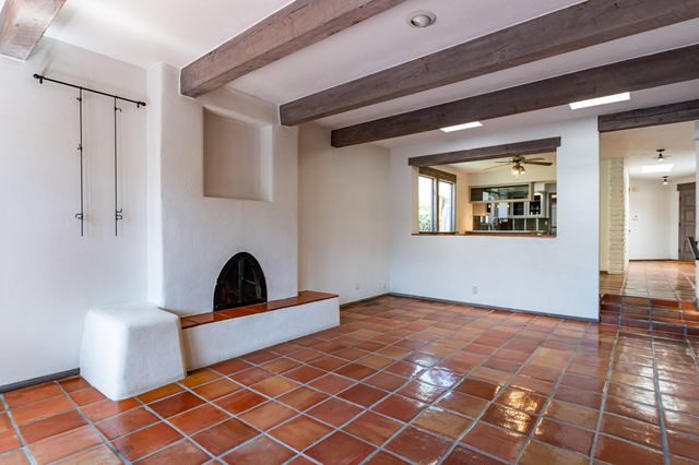 6205 Sabre Court NW, Albuquerque, NM 87107