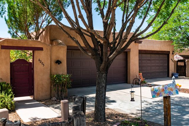 6205 Sabre Court NW, Albuquerque, NM 87107