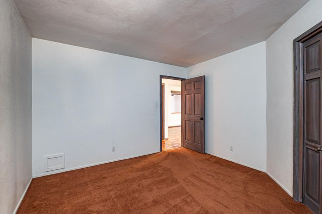 6205 Sabre Court NW, Albuquerque, NM 87107
