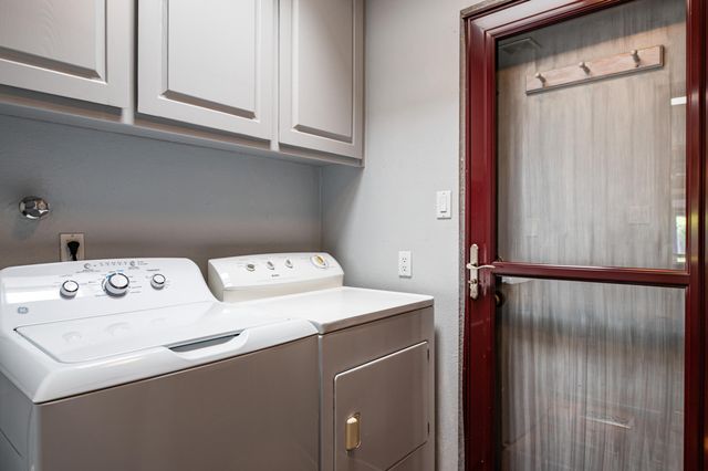 6205 Sabre Court NW, Albuquerque, NM 87107