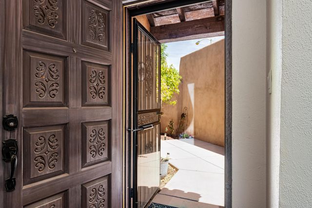 6205 Sabre Court NW, Albuquerque, NM 87107
