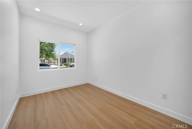 2937 10th Avenue, Los Angeles, CA 90018