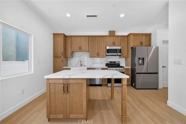 2937 10th Avenue, Los Angeles, CA 90018