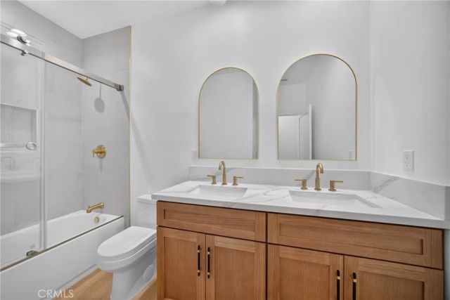 2937 10th Avenue, Los Angeles, CA 90018