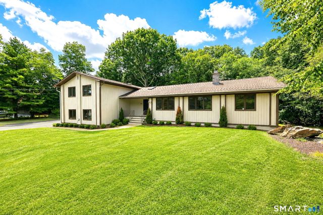 634 Aspen Lane, Orange, CT 06477