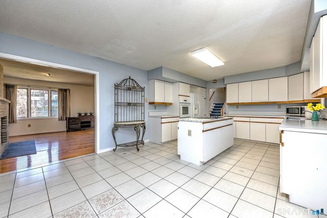 634 Aspen Lane, Orange, CT 06477