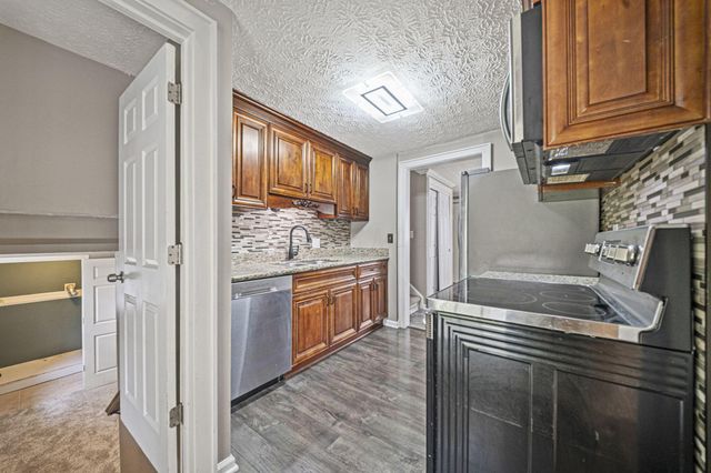2349 Warfield Drive, Grove City, OH 43123