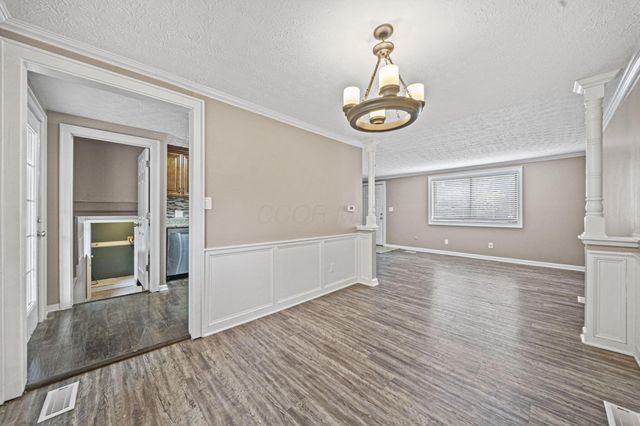 2349 Warfield Drive, Grove City, OH 43123