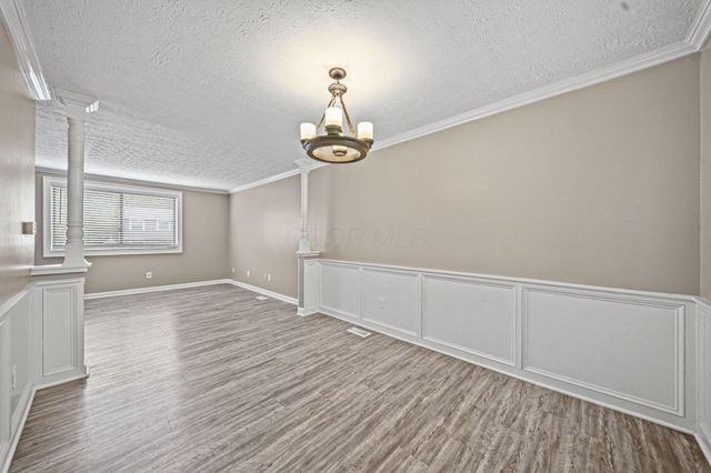 2349 Warfield Drive, Grove City, OH 43123