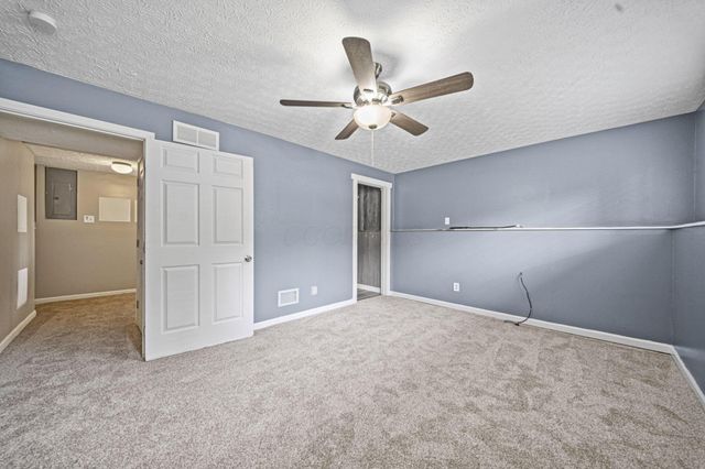 2349 Warfield Drive, Grove City, OH 43123
