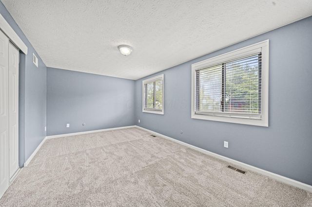 2349 Warfield Drive, Grove City, OH 43123