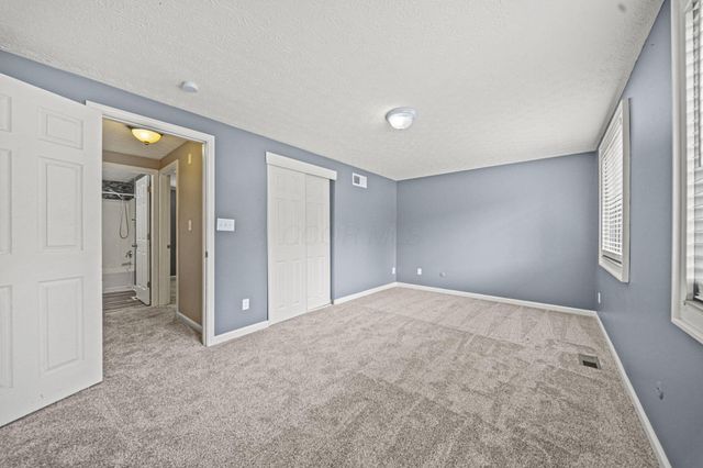 2349 Warfield Drive, Grove City, OH 43123