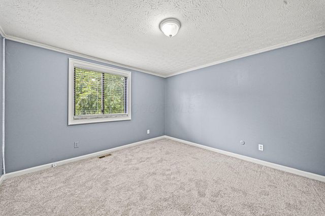 2349 Warfield Drive, Grove City, OH 43123
