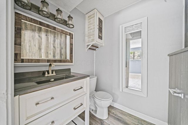 2349 Warfield Drive, Grove City, OH 43123