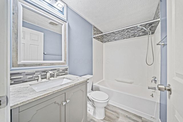 2349 Warfield Drive, Grove City, OH 43123