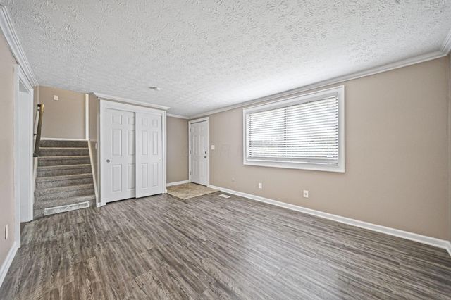 2349 Warfield Drive, Grove City, OH 43123