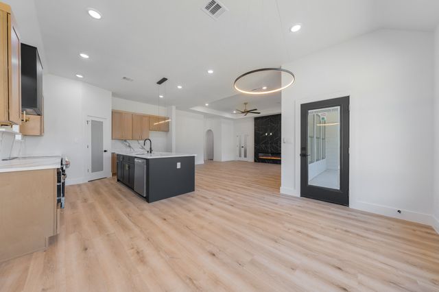 1002 Andrea Michele Lane, Glenn Heights, TX 75154