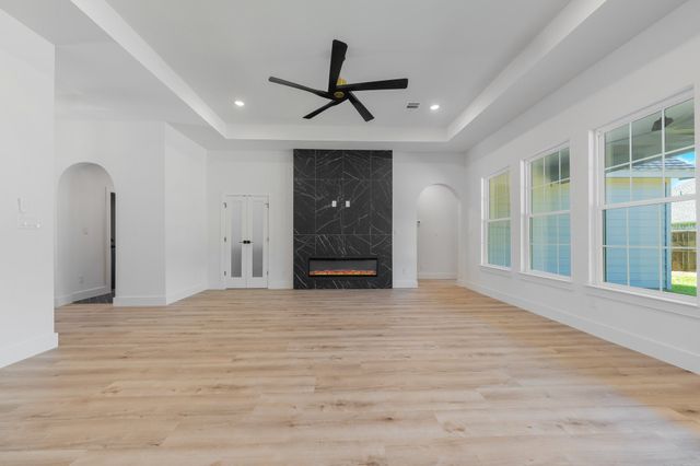 1002 Andrea Michele Lane, Glenn Heights, TX 75154