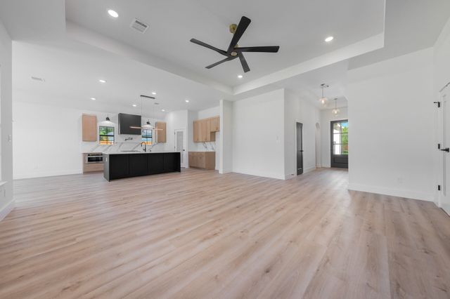 1002 Andrea Michele Lane, Glenn Heights, TX 75154