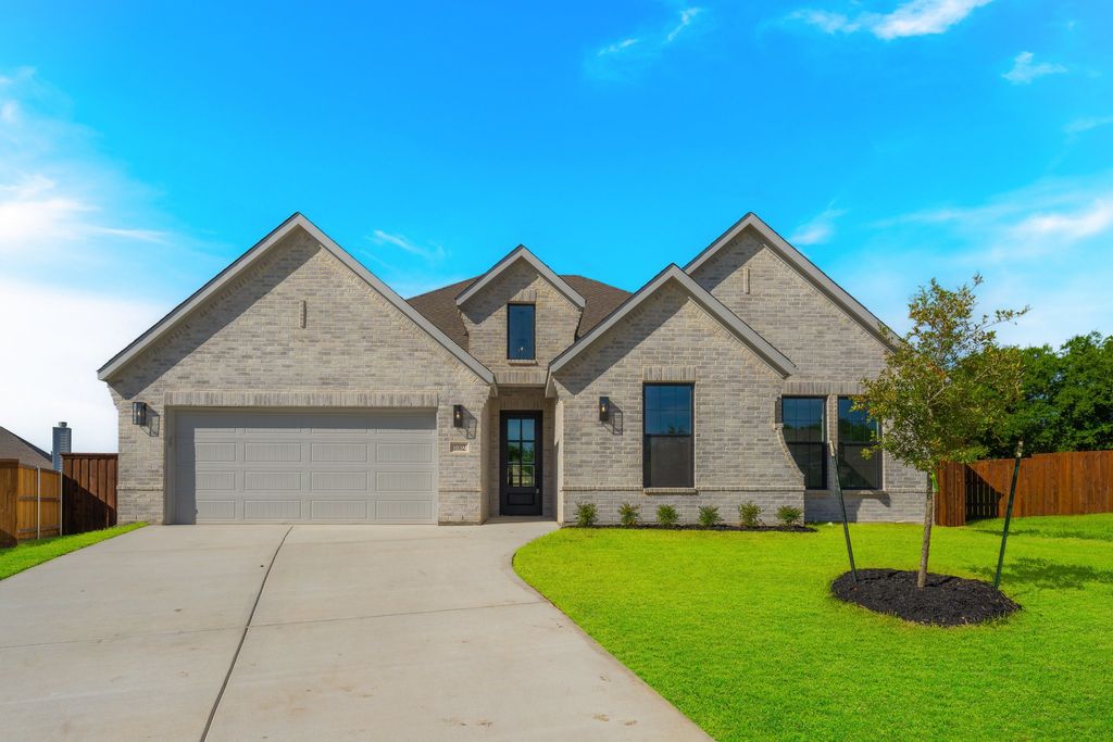 1002 Andrea Michele Lane, Glenn Heights, TX 75154
