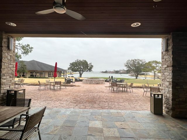 129 April Point Drive N, Conroe, TX 77356