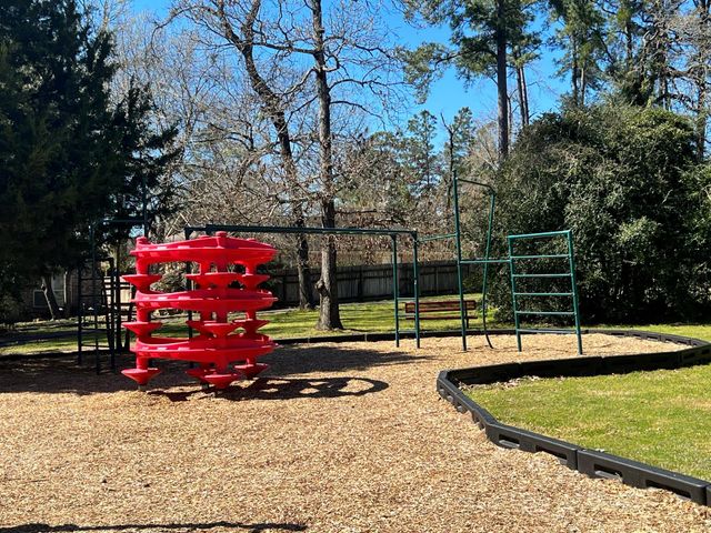 129 April Point Drive N, Conroe, TX 77356