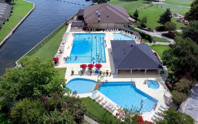 129 April Point Drive N, Conroe, TX 77356