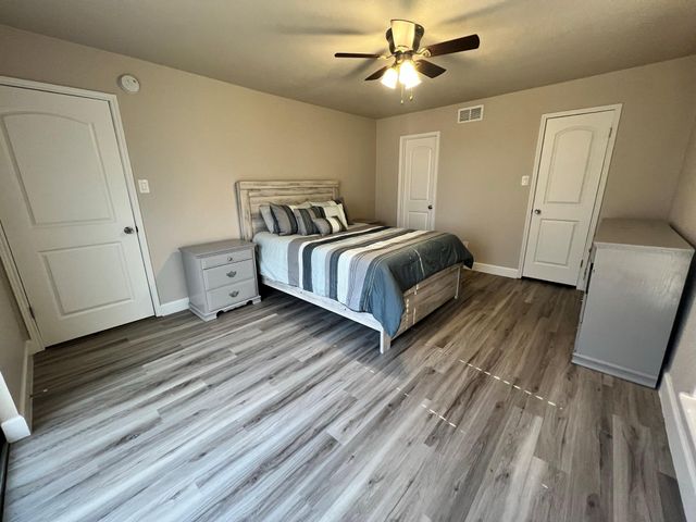 129 April Point Drive N, Conroe, TX 77356