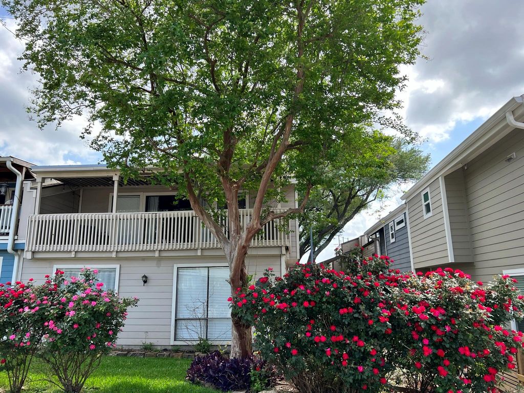 129 April Point Drive N, Conroe, TX 77356