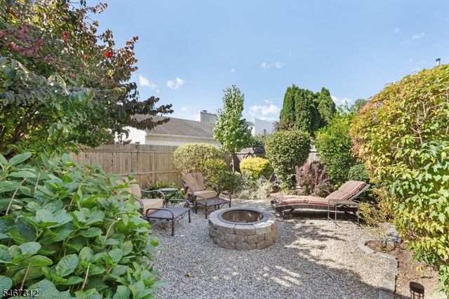 7 Prospect St, Far Hills Boro, NJ 07931